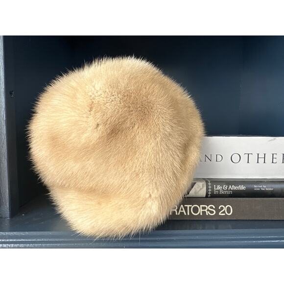 Vintage 1960s Blonde Mink Fur Cloche Hat by Bullocks – Size 21" - Picture 7 of 8